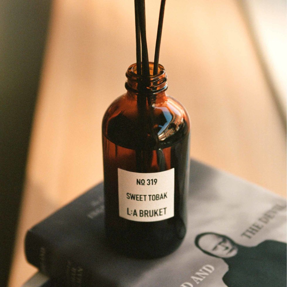 L:A Bruket 319 Room Diffuser Sweet Tobak